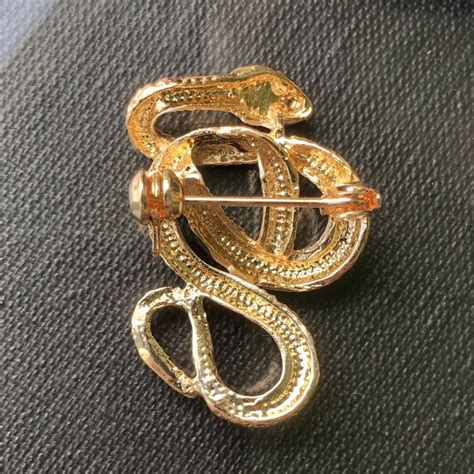 gucci snake lapel pin